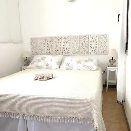 Holiday home House With One Bedroom In Villasimius With Furnished Terrace And Wifi 300 M From The Beach *